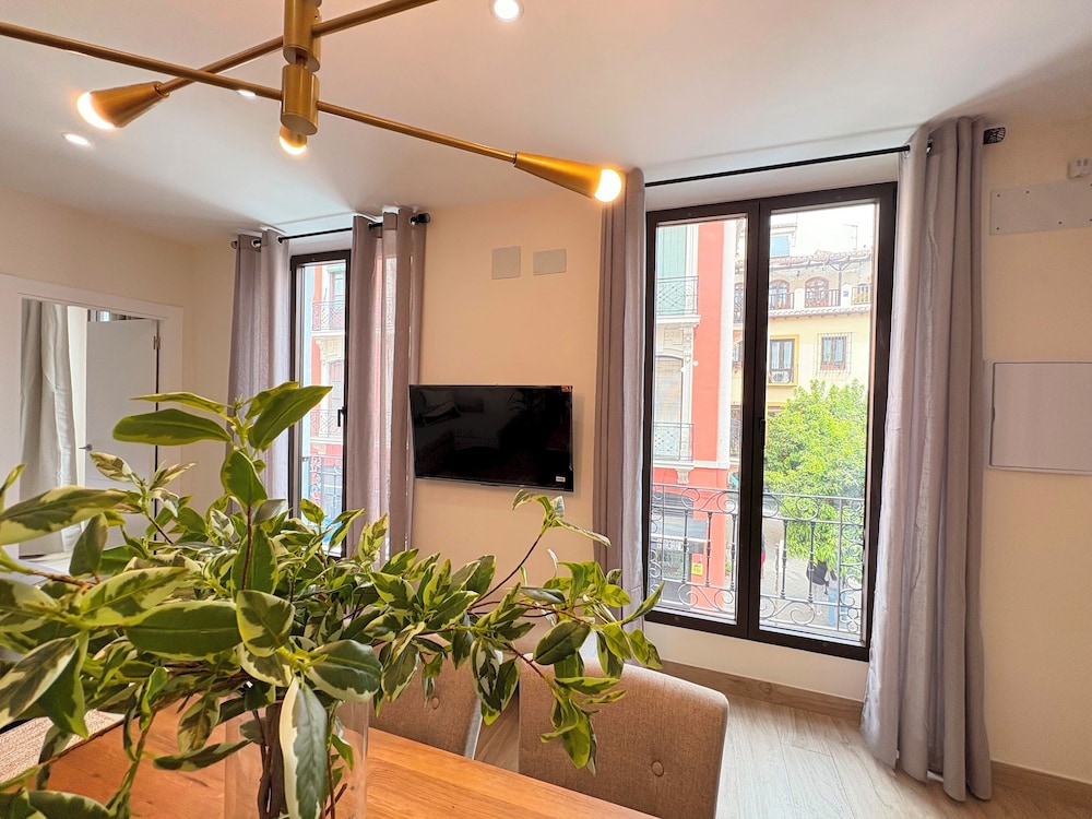 Sophisticated House With Terrace. Plaza del Realejo