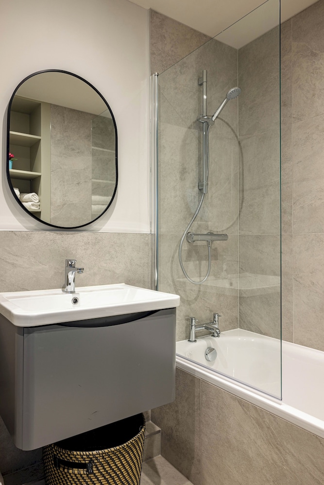 Lux Regents Park 2 bed 2 Bath Penthouse With AC
