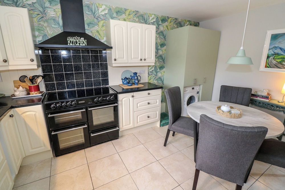 Kivvy Cottage