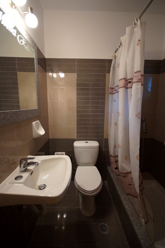 Mathraki Resort