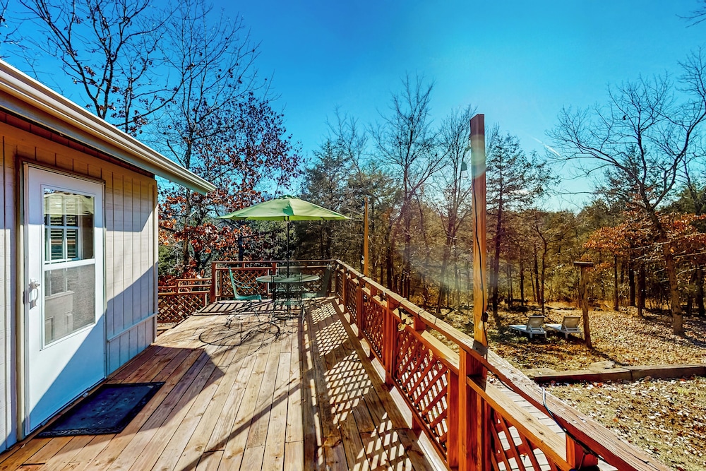 Relax at 'the Cove' Waterfront Getaway