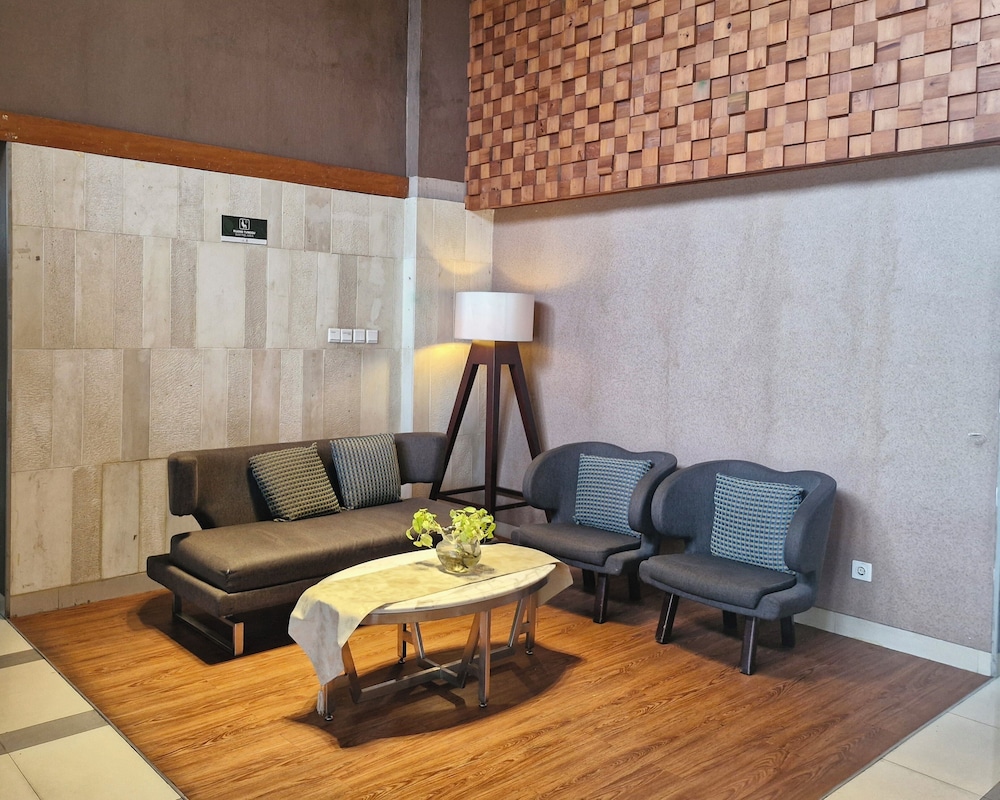 High Livin Apartment Parahyangan view 4