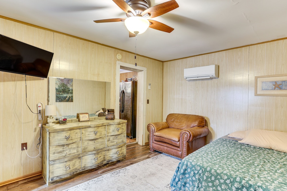 Brodies Landing Cottage ~ Half Mi to Lick Creek! view 5
