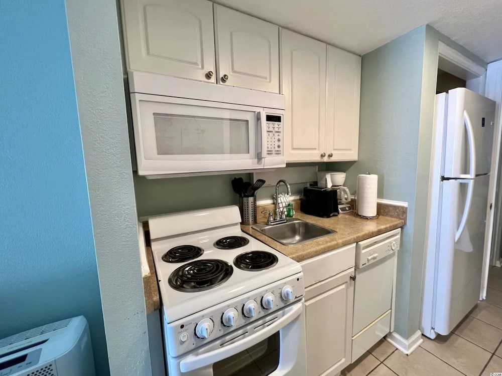 Oceanfront Resort 1BR w Beach View