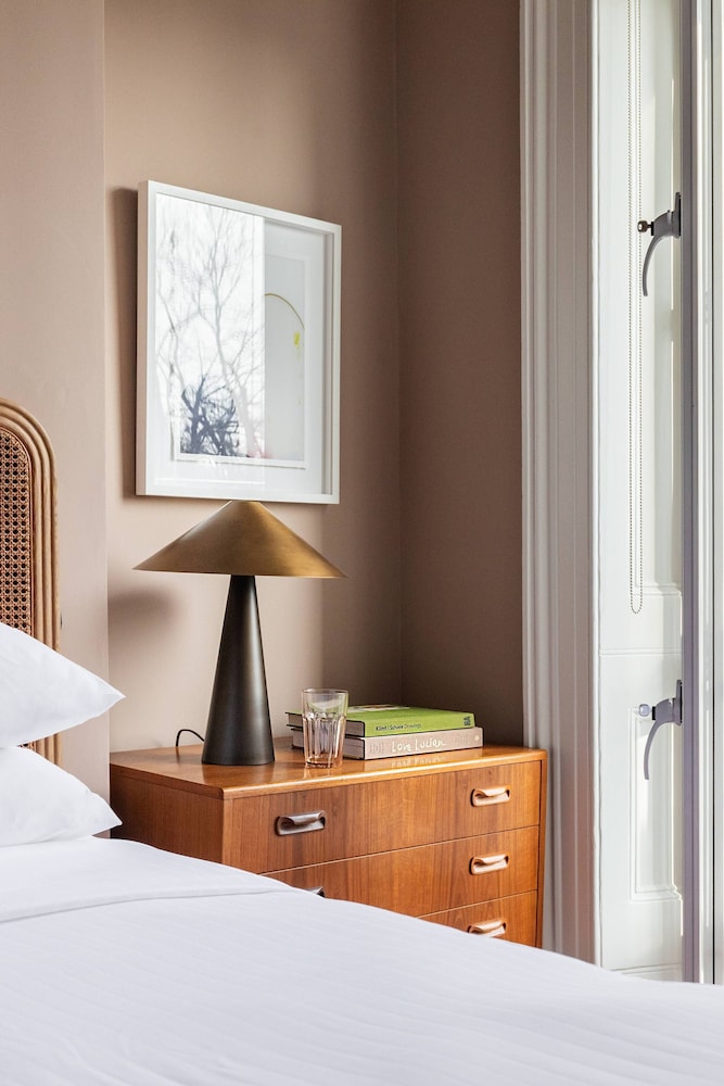 Ladbroke Grove XV by Onefinestay