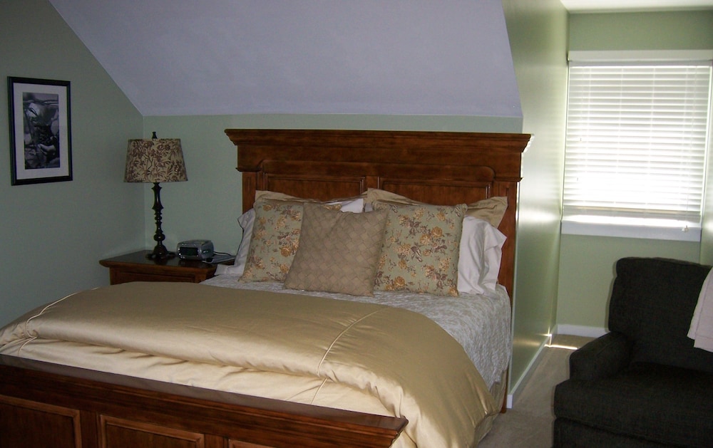 Elk Creek Lodging