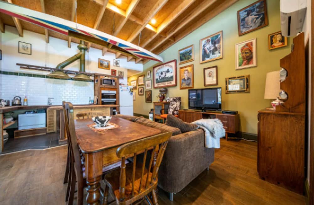 The Spotted Cow City Fringe Pet-friendly