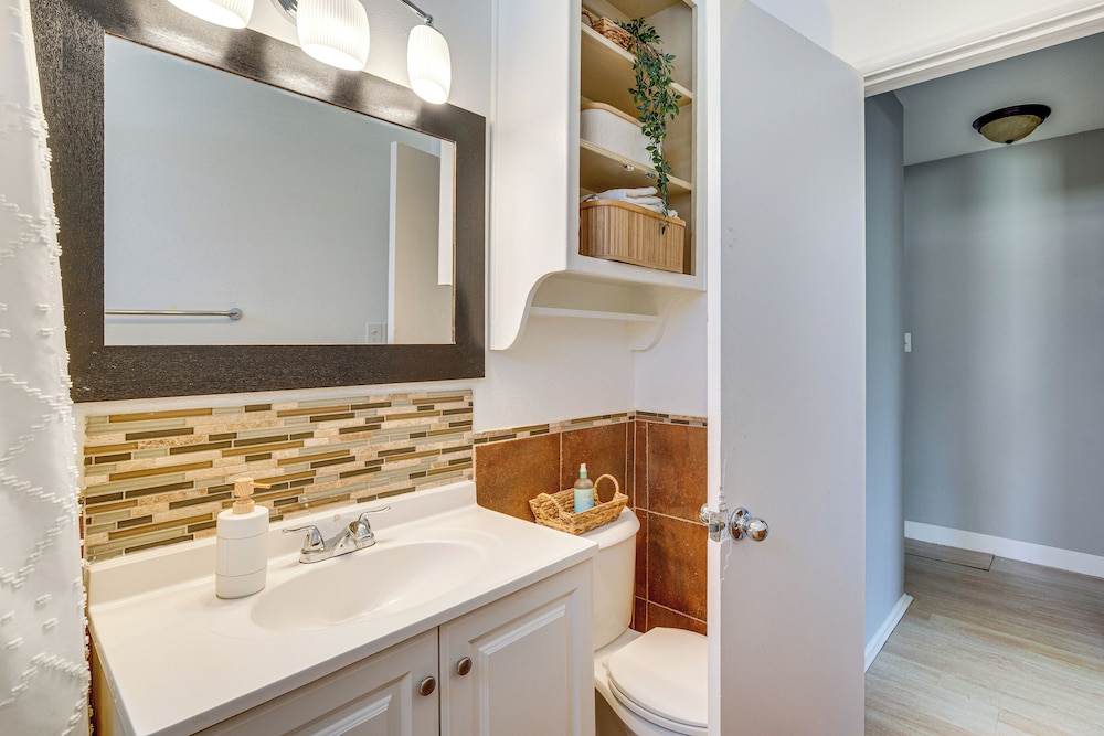 4 Mi to Csusb: Updated Home Near Shops & Eats