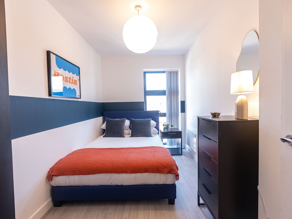 Victoria Square Two-bed Accommodation by Belvilla view 4