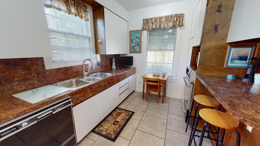 1111 2nd Avenue by Tybee Vacation Rentals