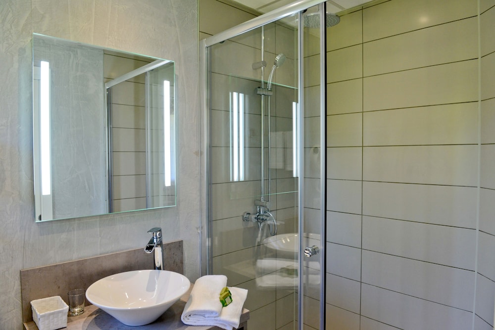 Les Bains de Secours