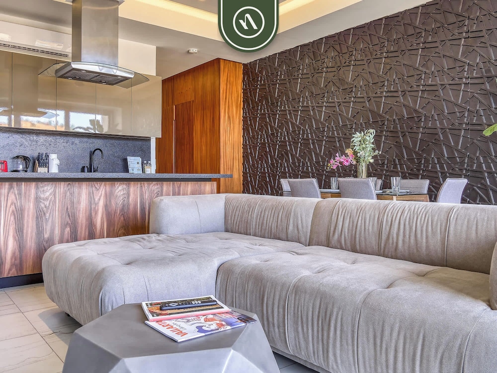 Amazing 1 BR Condo With Terrace - Rooftop Pool