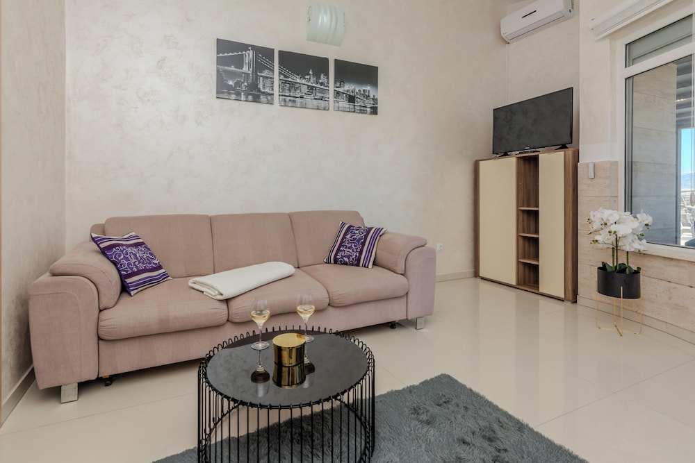 Apartments Mavracic