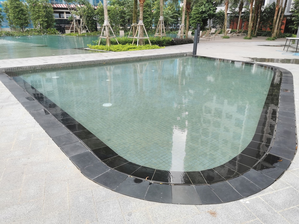 AGILE Infinity Suites TRX By AR