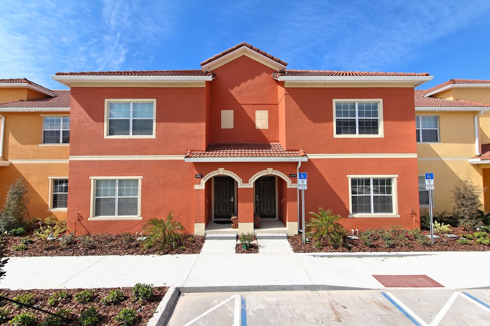 Paradise Palms Resort by VHC Hospitality