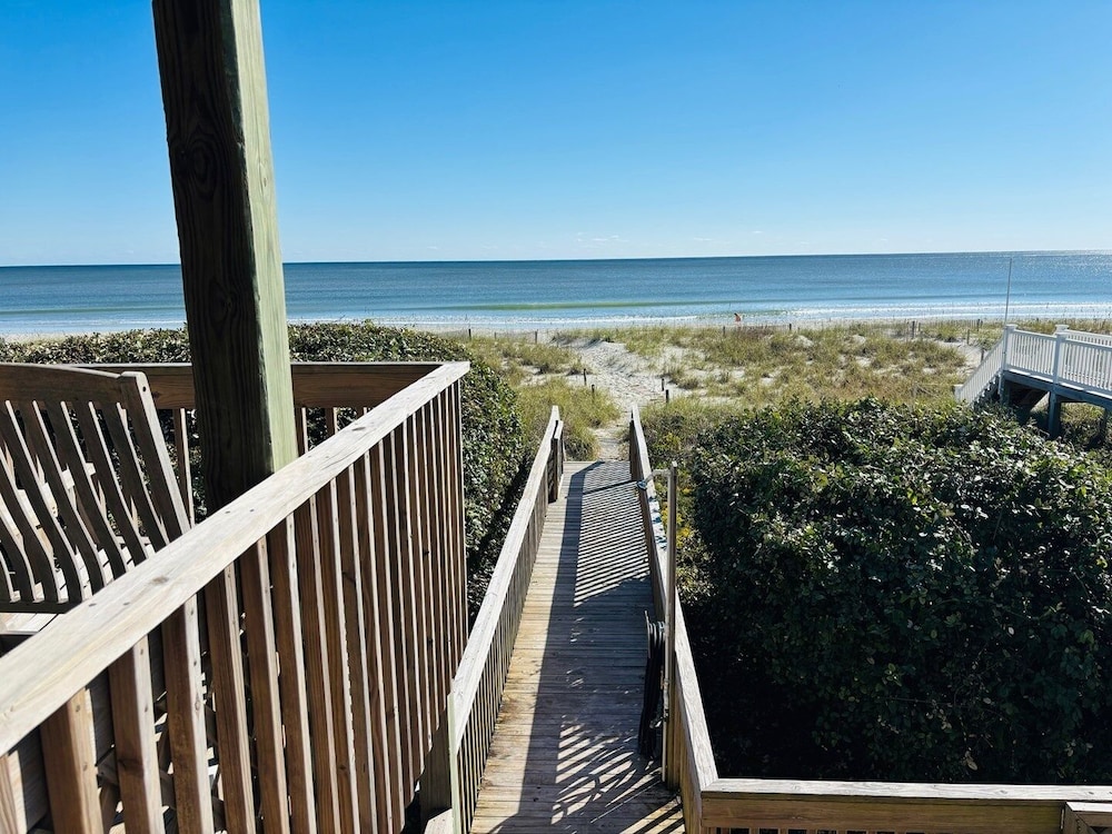 Summer Sandcastle 5 Bedroom Home by RedAwning