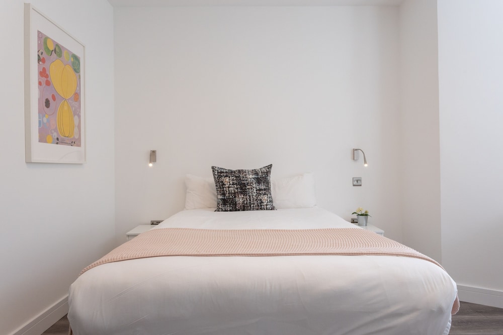 Chalk Farm Artist's Apartment Camden