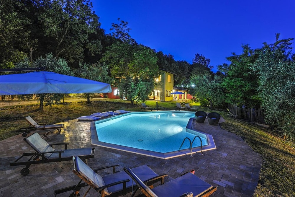 Casale Degli Ulivi 12 by Marche Holiday Villas