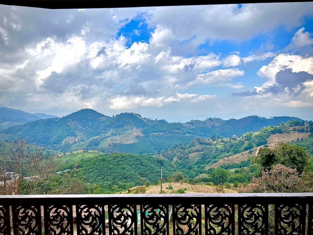 Maesalong Villa