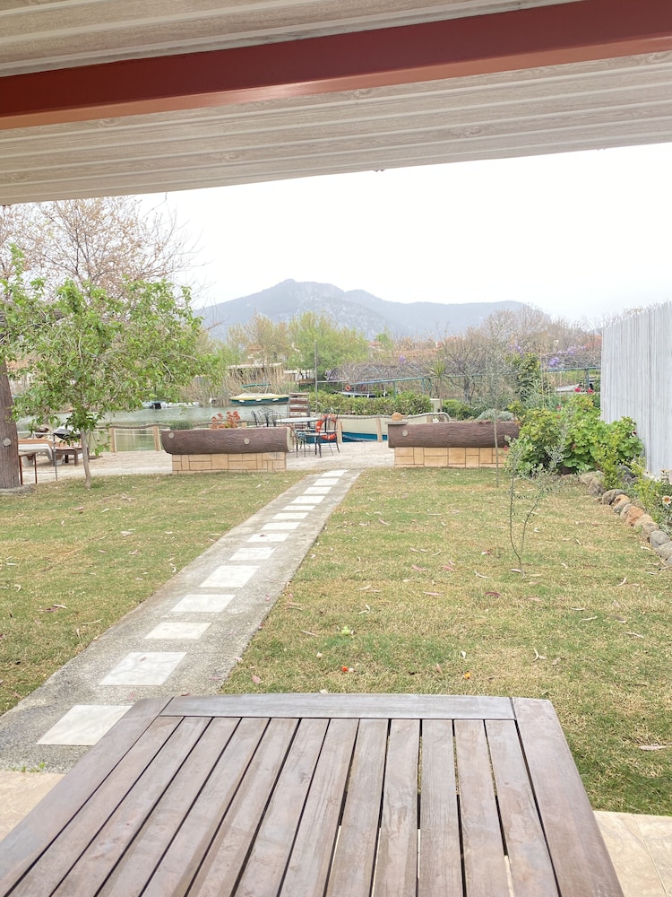 Villa Yalili