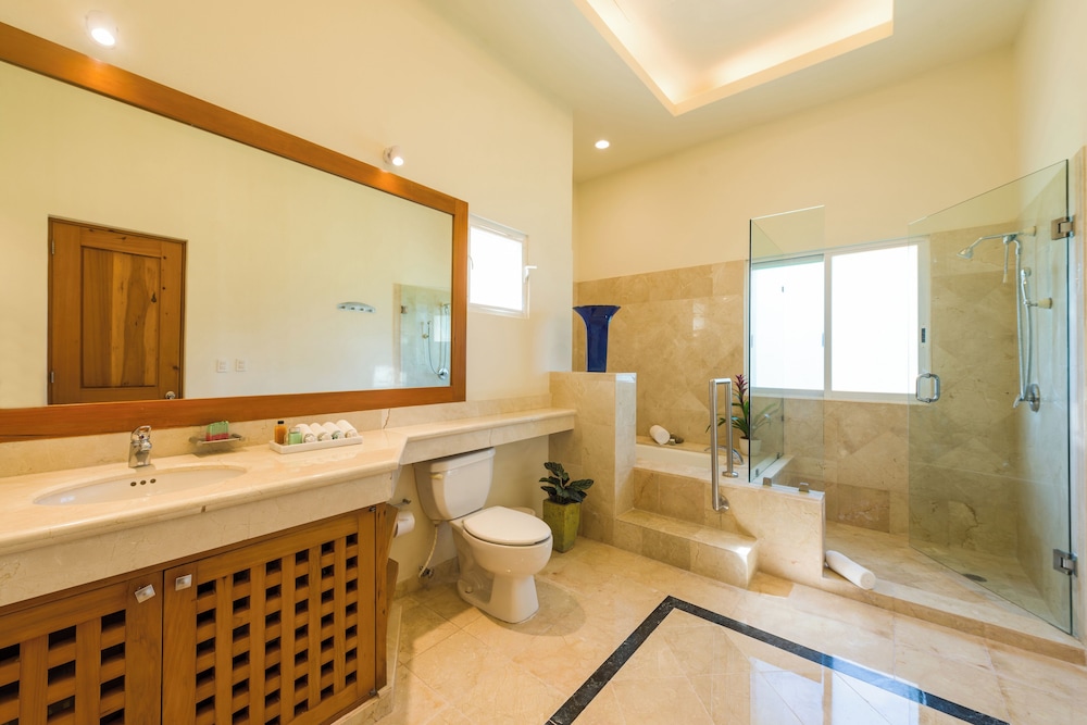 Villa Punta Sam Cancun Beachfront Luxury
