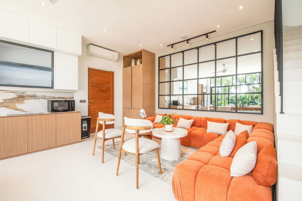 Luxurious 6 Br in Canggu 400m to Beach