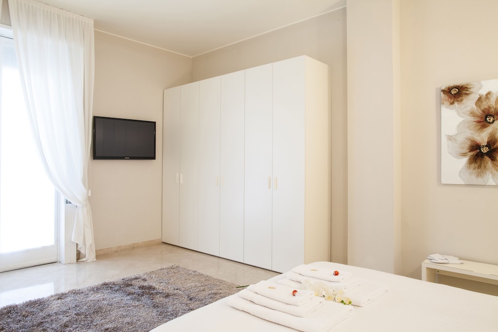 Milan Royal Suites & Luxury Apartments
