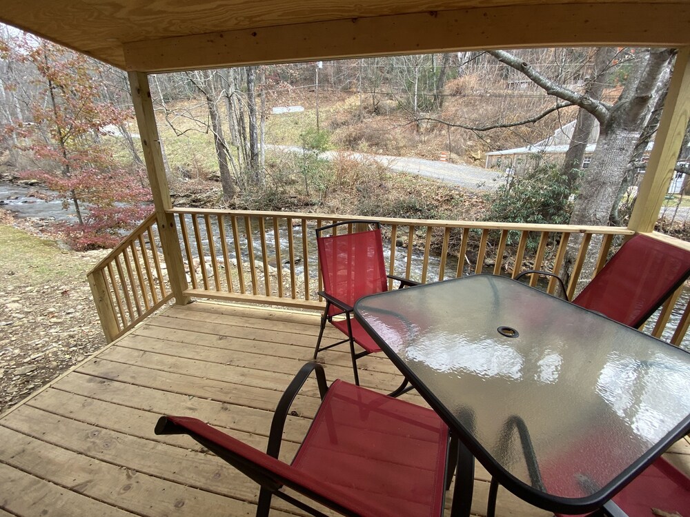 Smoky View Cottages & RV Resorts