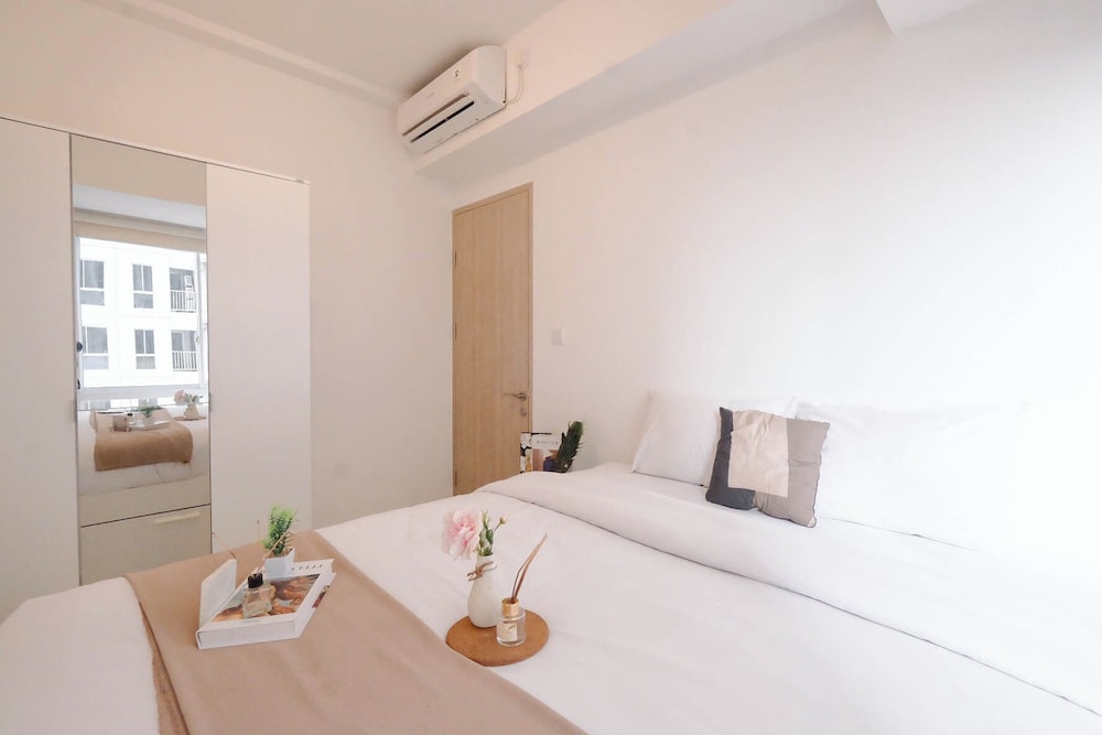 Basic 2Br Apartment Near Tokyo Hub At Tokyo Riverside Pik 2
