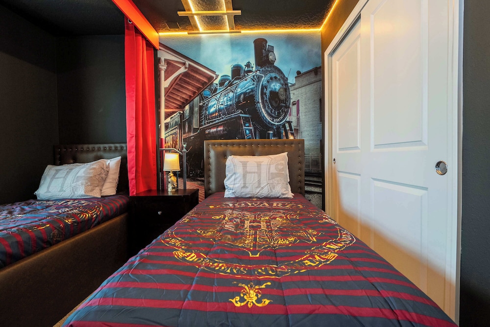 Magical 5BR w Pool Minutes From Disney 16140