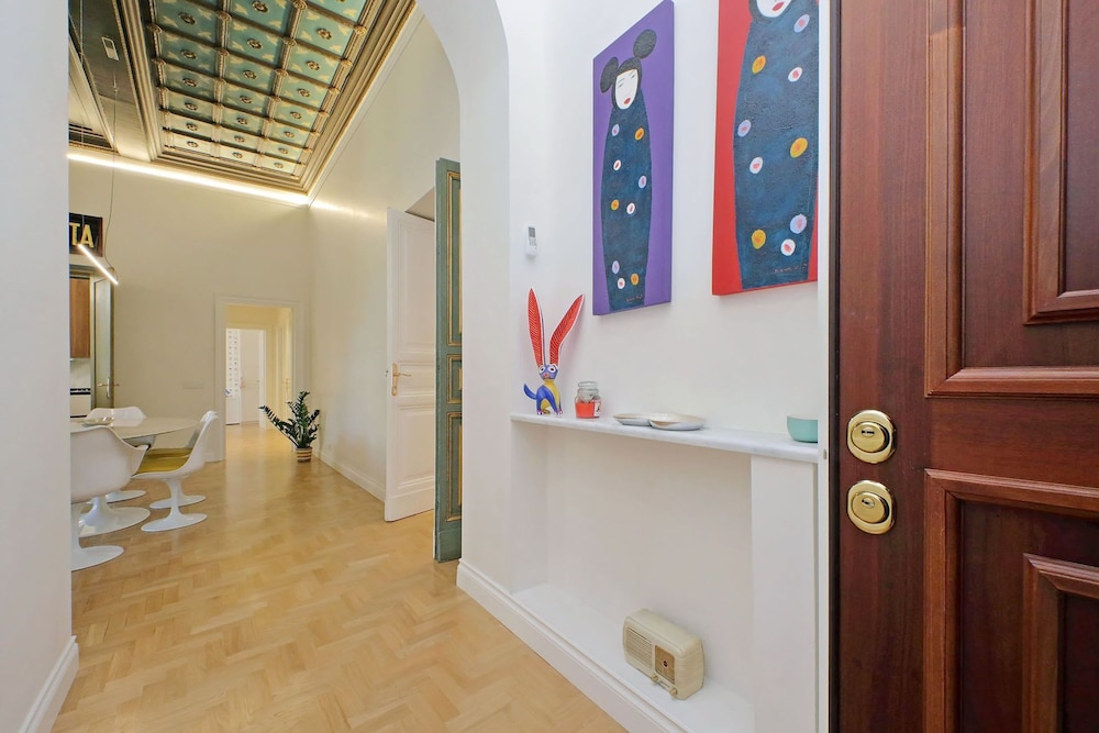 Rare Large and Elegant Rome Apartment in Prati Neighborhood Perfect for Families or Friends