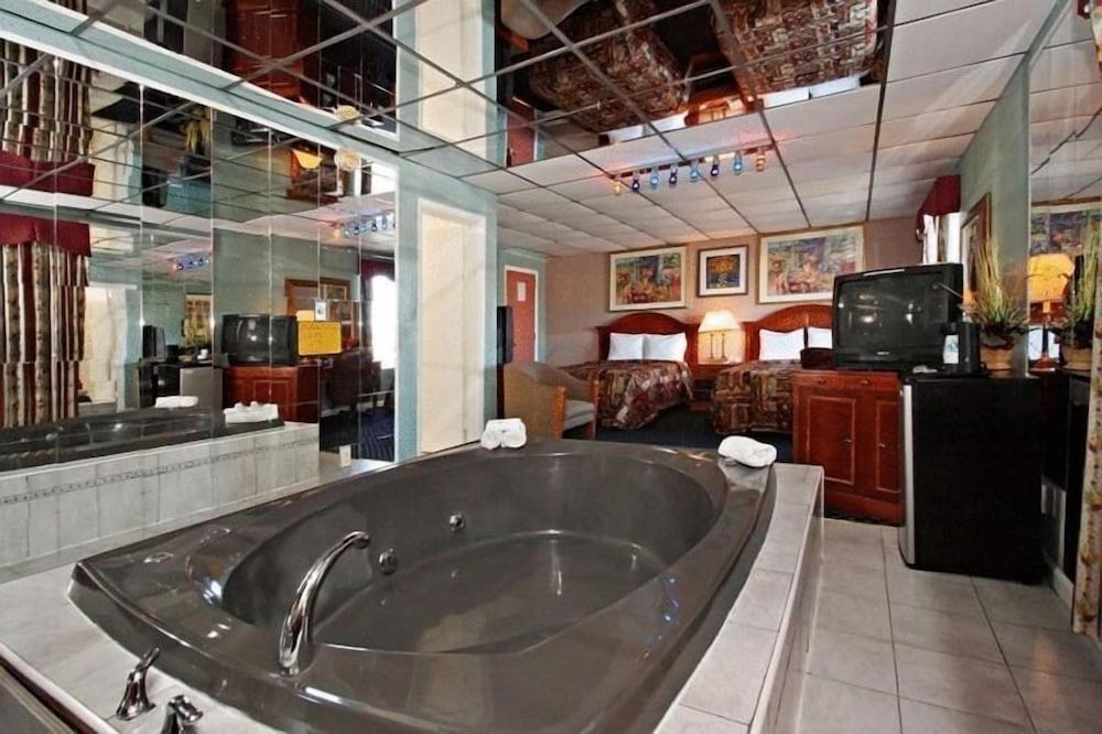 Regal Inn Suites - Property Image 13