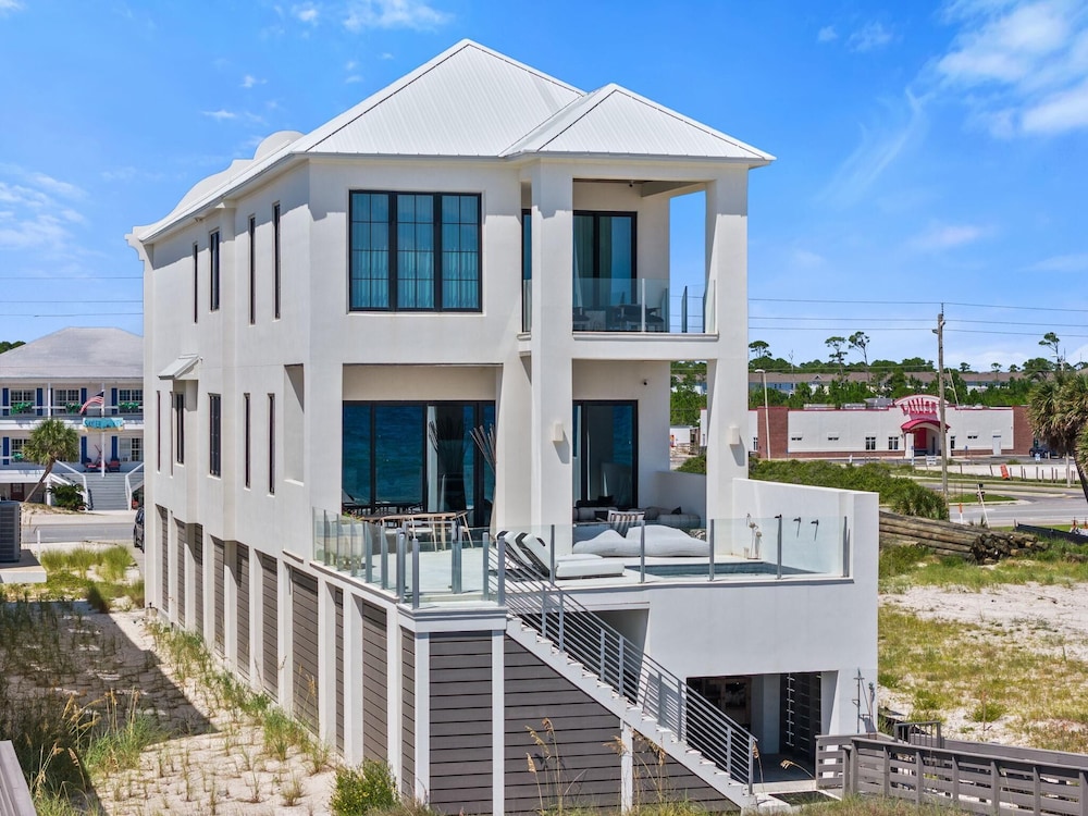 Casa Playa at Eleanor Beach