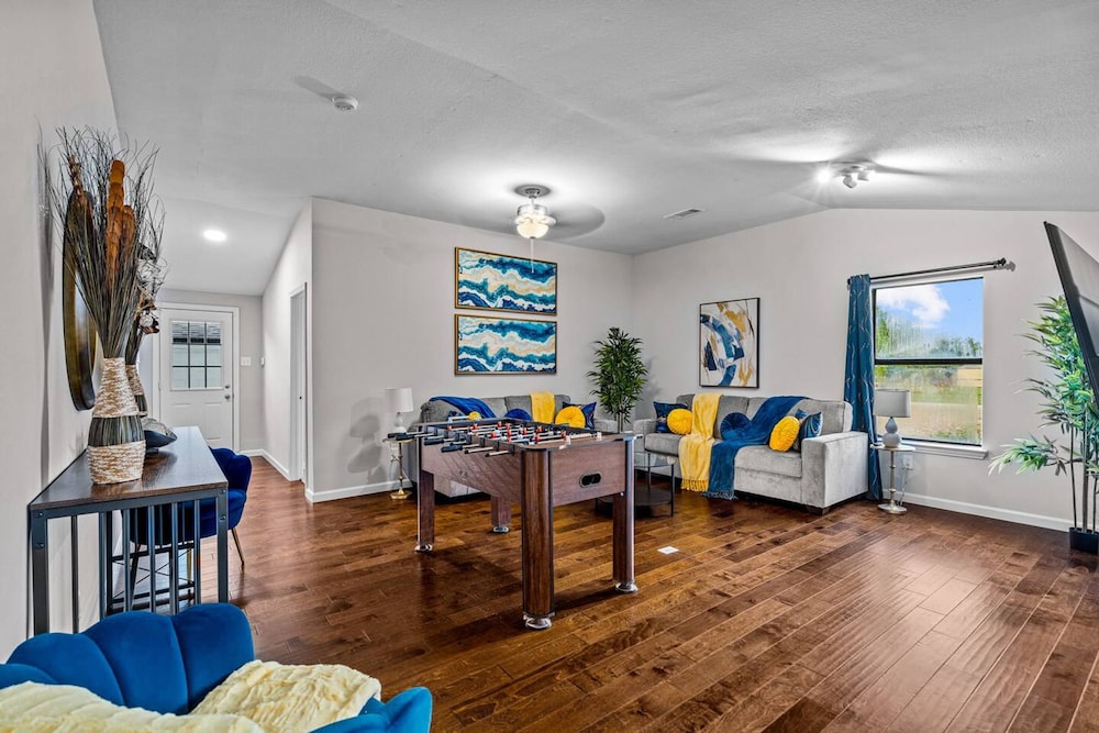 Spacious House-single Level Near Lake Huge Parking