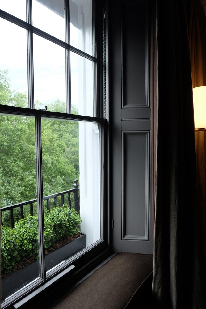 Cadogan Square Luxury 2 Bedroom Apartment II