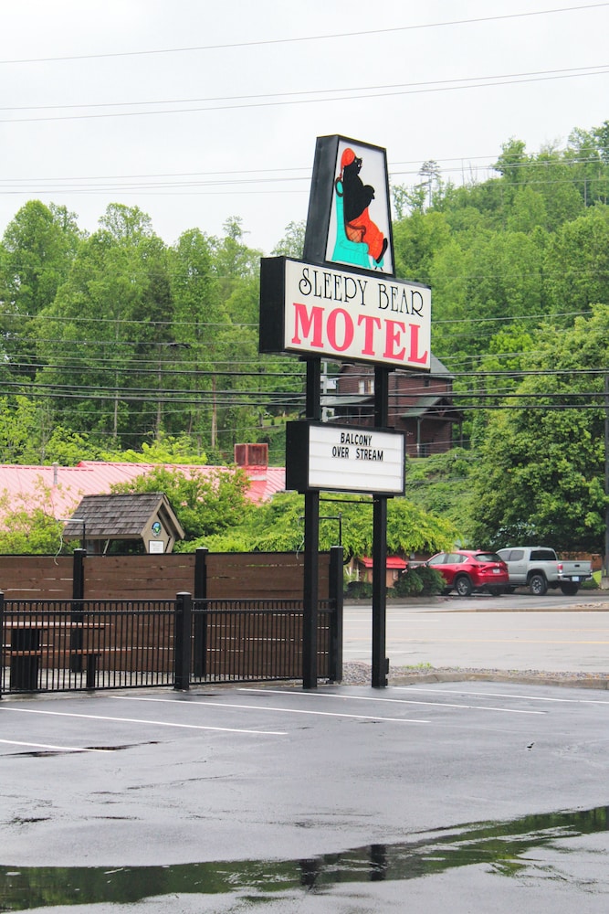 Sleepy Bear Motel