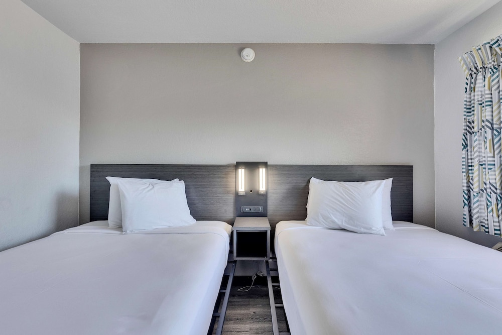 Motel 6 Austin, TX - Airport - South