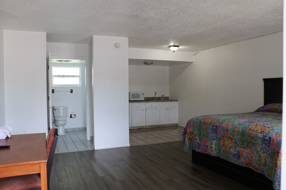 Dunedin Cove Motel