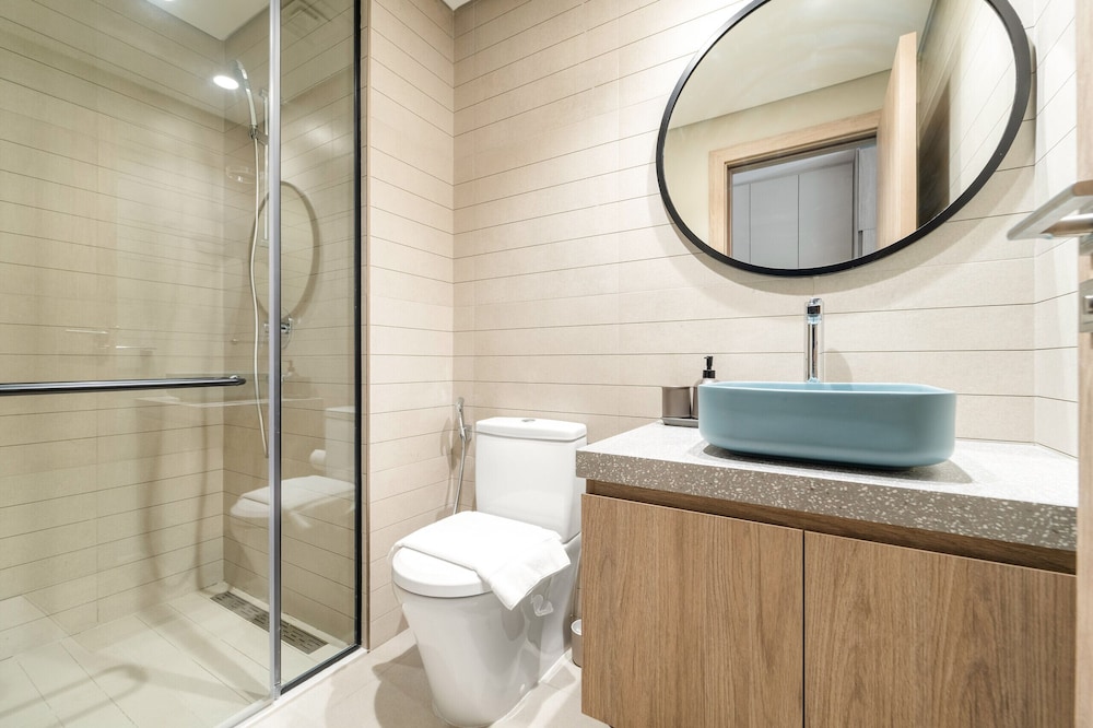 Peninsula One - 1312 Studio