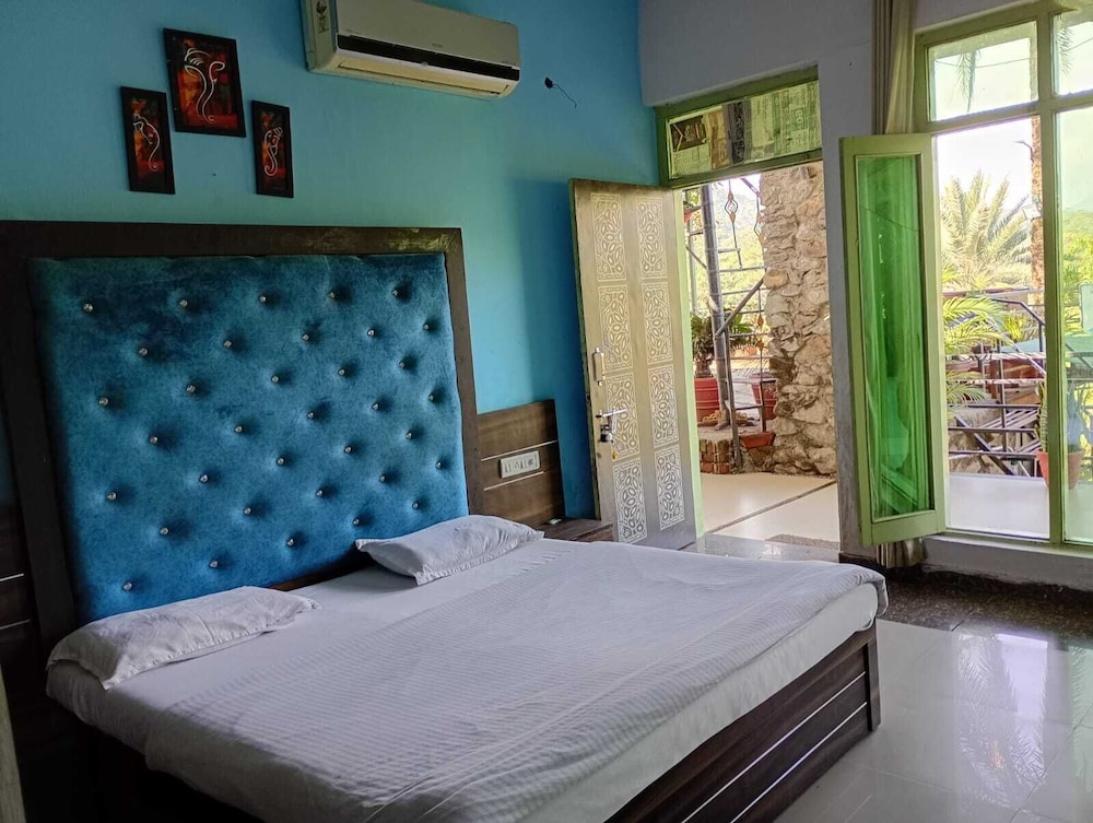Hotel Grand Valley By Shri Hari Niwas