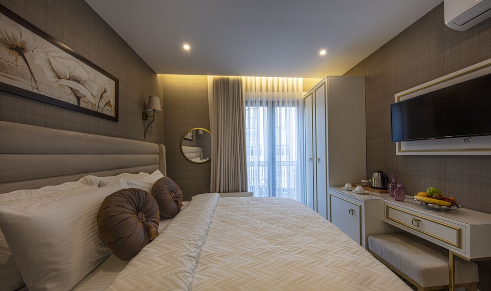 Mr Beyaz Butik Otel - Image 32