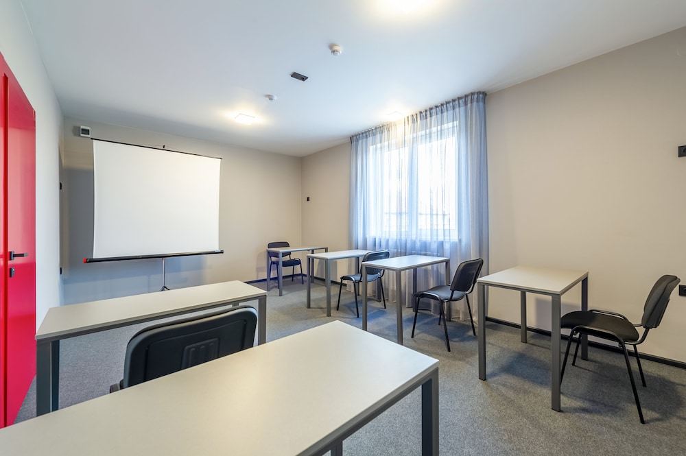 Friday Center - Hostel