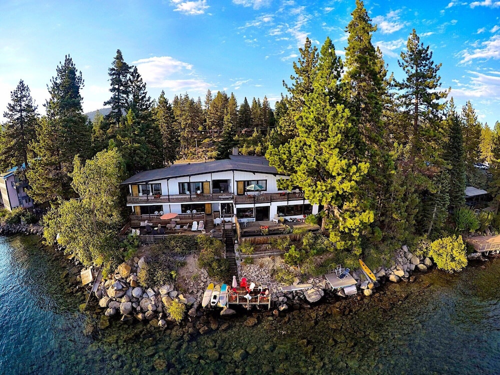 Hotel Holiday House - Image 1