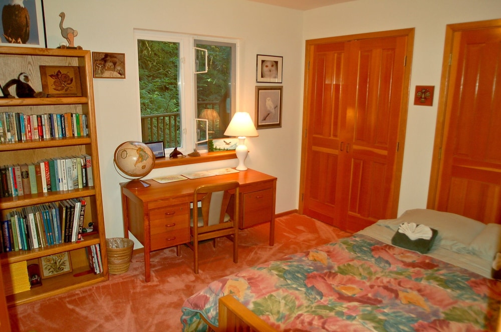 Snowline Cabin #51 - Executive Style Vacation Home That Sleeps 8! view 4