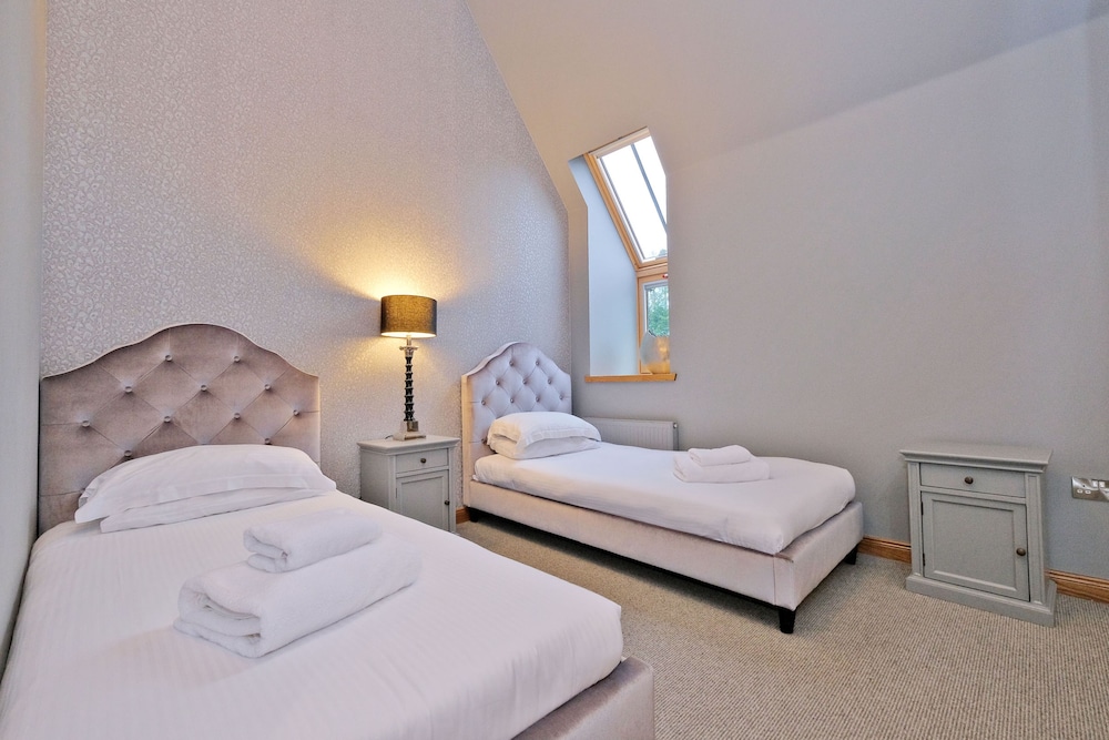 Fabulous Home in a Historic Building in Cults, Aberdeenshire view 4