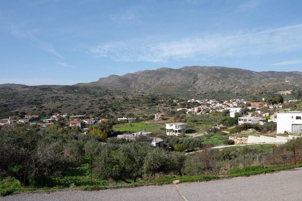 Peroulakis Traditional House