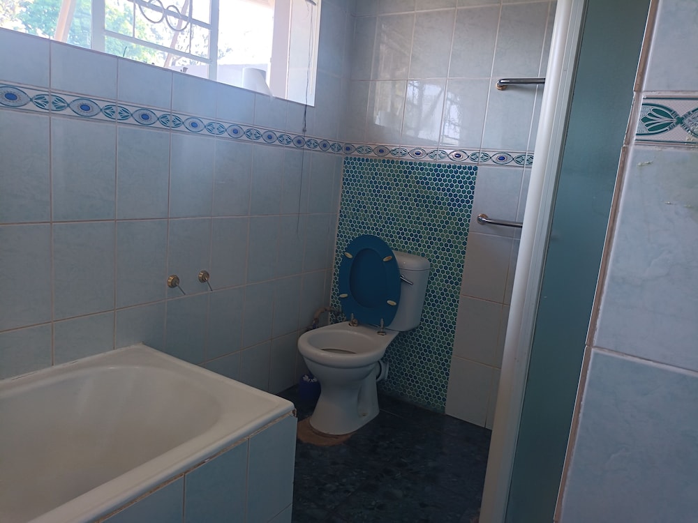 JM TOURS & SAFARIS GUESTHOUSE