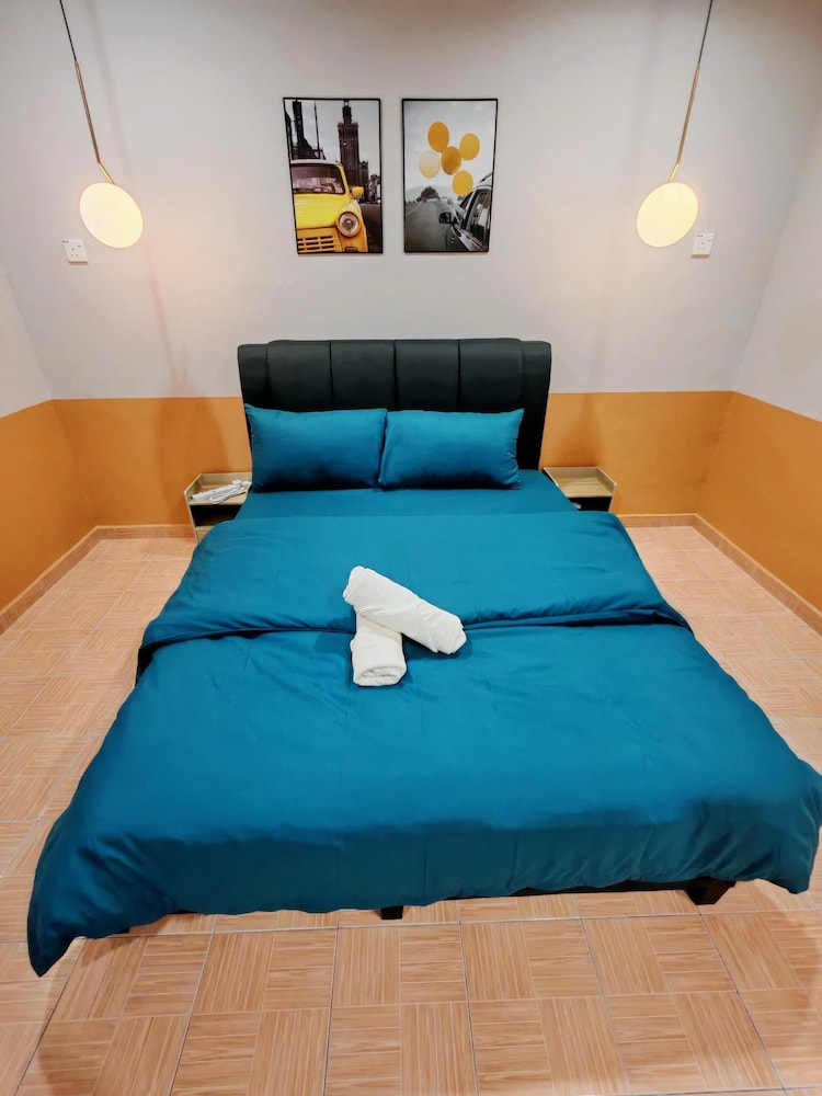 Comfy Tok Sira Home Kuantan 5 BR