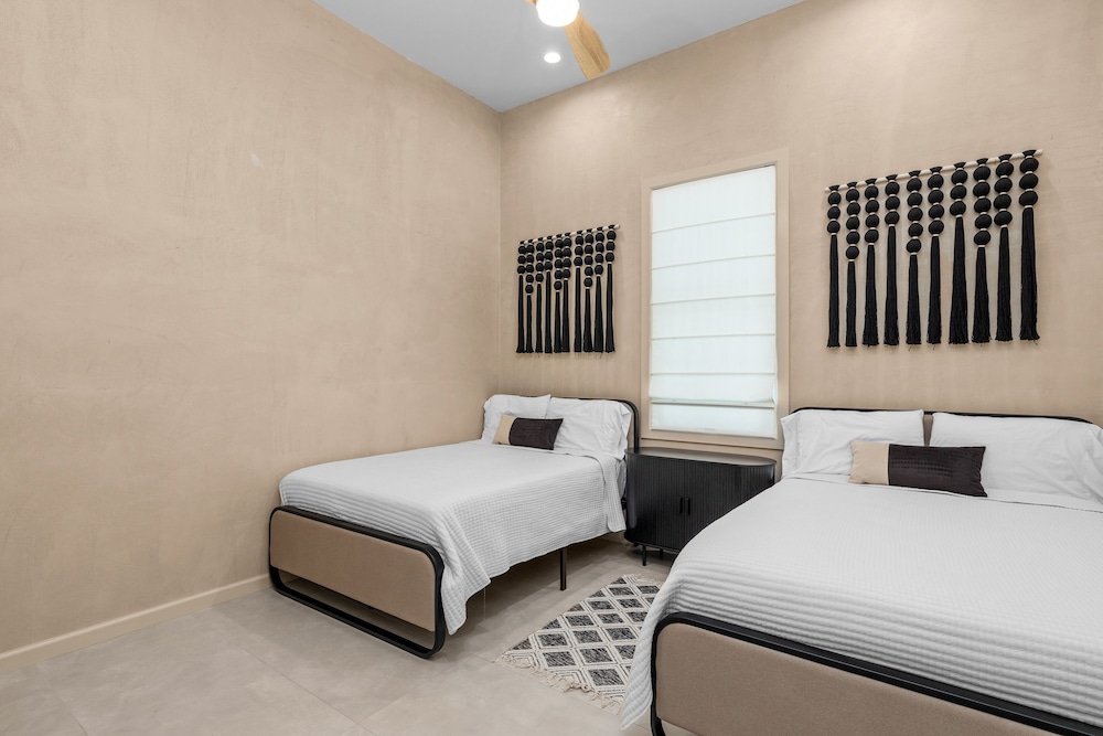 Nomad House At The Shores 3 Bedroom Home