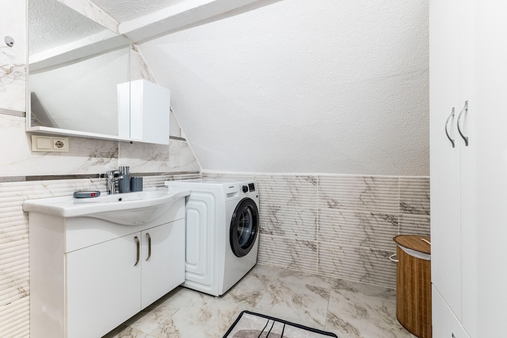 City View Flat w Terrace 10 min to Buyaka Mall
